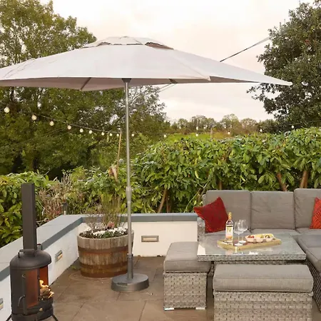 度假居 Luxurious Tranquil Private Sleeps 8 Free Parking 纳文