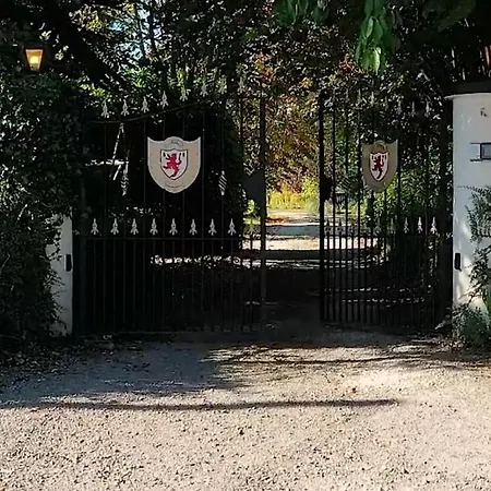 Prázdninový dům Luxurious Tranquil Private Sleeps 8 Free Parking