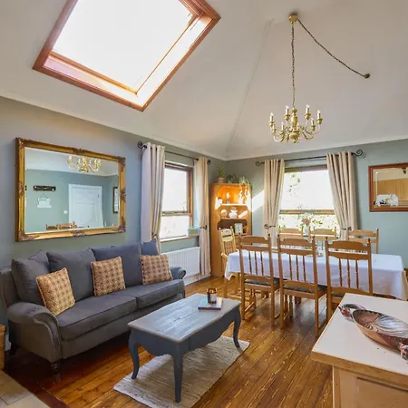 Luxurious Tranquil Private Sleeps 8 Free Parking