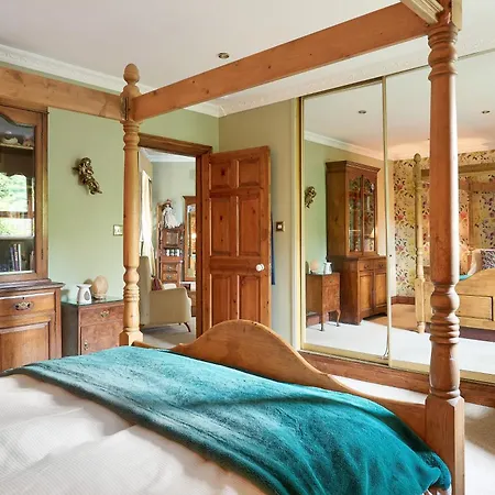 Luxurious Tranquil Private Sleeps 8 Free Parking * Navan