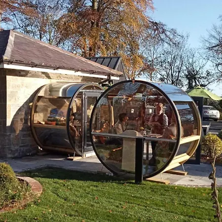 Luxurious Tranquil Private Sleeps 8 Free Parking